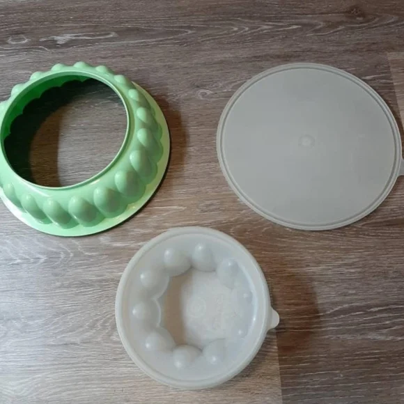 Vintage Tupperware Mint Green Jello Mold Dessert Mold MCM - Picture 2 of 5